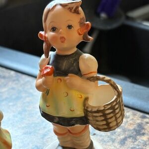 Hummel Girl With Basket